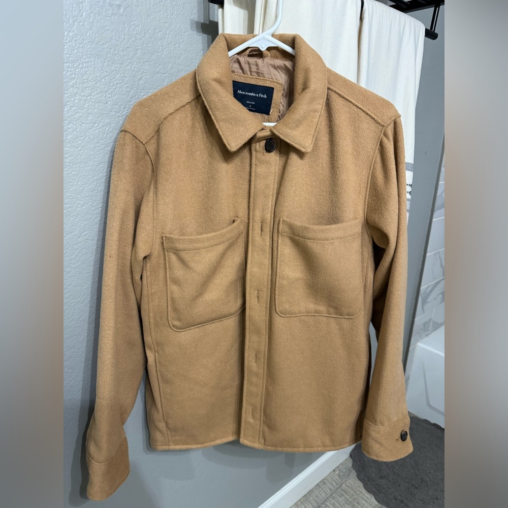 Men’s Abercrombie & Fitch Relaxed Fit Tan Shirt Jacket Size Small New With Tags